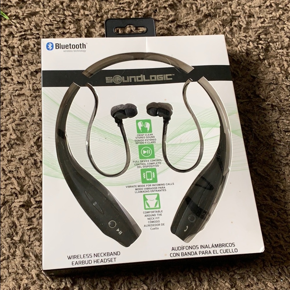 Wireless Bluetooth ear buds